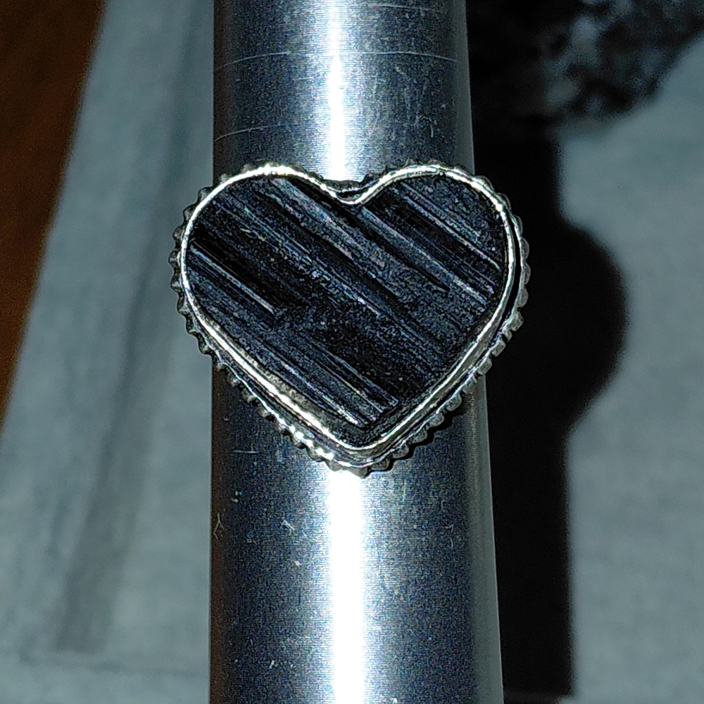 Heart-Shaped Raw Black Tourmaline Ring Size 8.25 - Picture 7 of 7